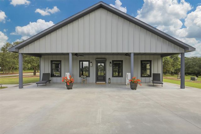 33952 Joseph Road, Waller, TX 77484