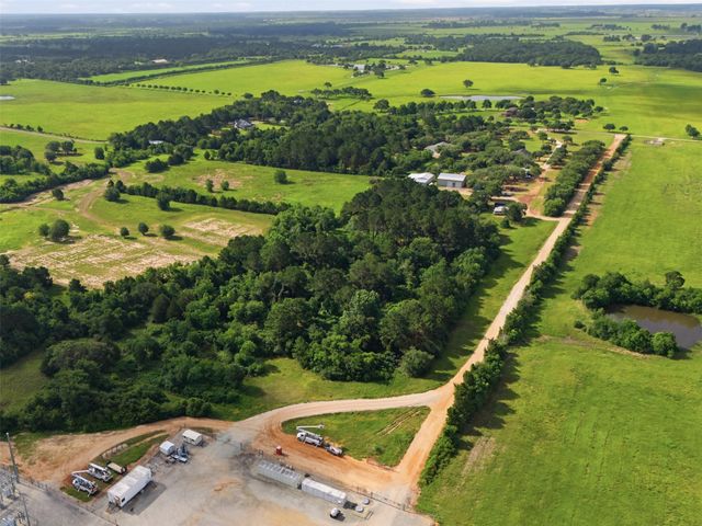 33952 Joseph Road, Waller, TX 77484