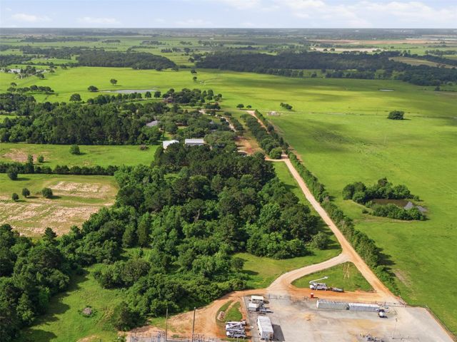 33952 Joseph Road, Waller, TX 77484