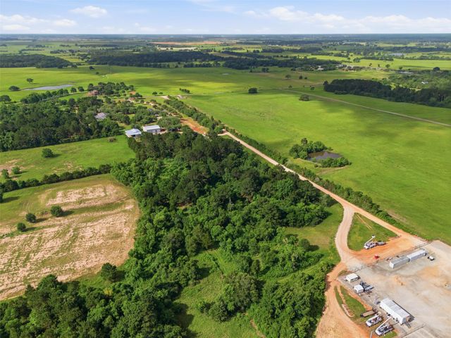 33952 Joseph Road, Waller, TX 77484