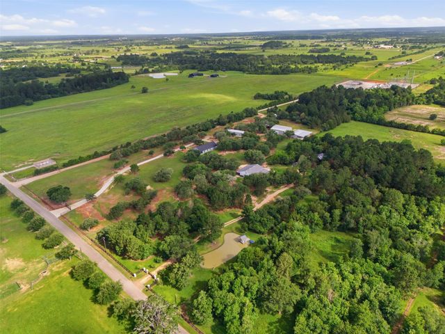 33952 Joseph Road, Waller, TX 77484