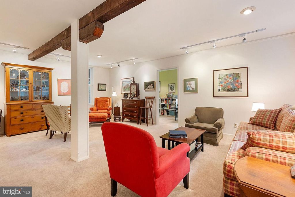Image 4 of property listing at 1409 BROADWAY RD, Lutherville Timonium, MD 21093