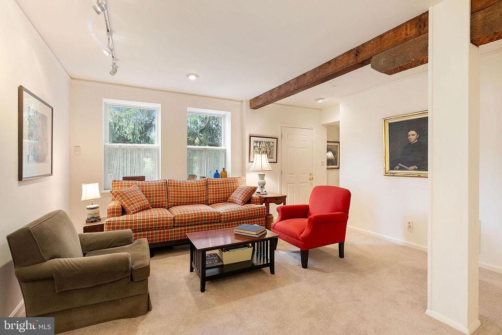 Image 5 of property listing at 1409 BROADWAY RD, Lutherville Timonium, MD 21093