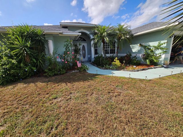 2720 SE Kern Road, Port St Lucie, FL 34984