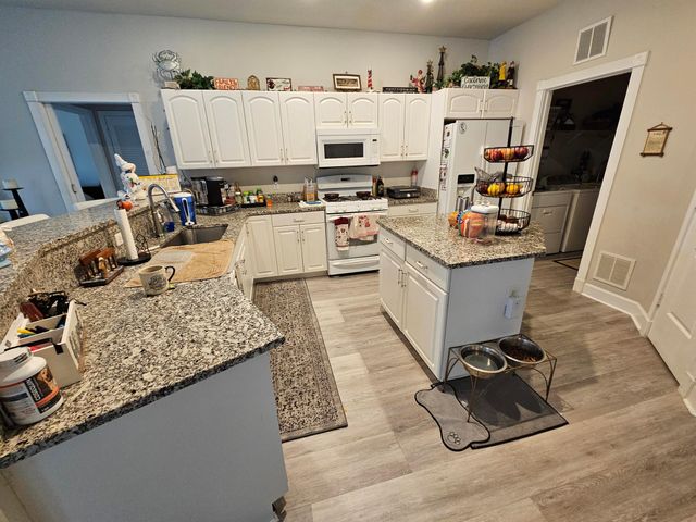 2720 SE Kern Road, Port St Lucie, FL 34984