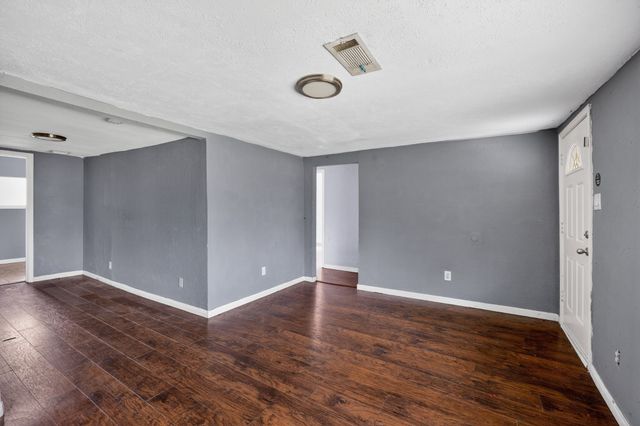 130 Center Street, Nevada, TX 75173