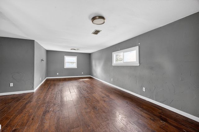 130 Center Street, Nevada, TX 75173