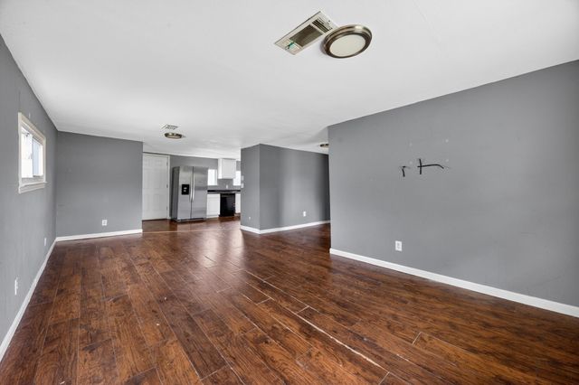 130 Center Street, Nevada, TX 75173