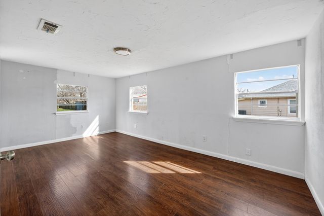 130 Center Street, Nevada, TX 75173