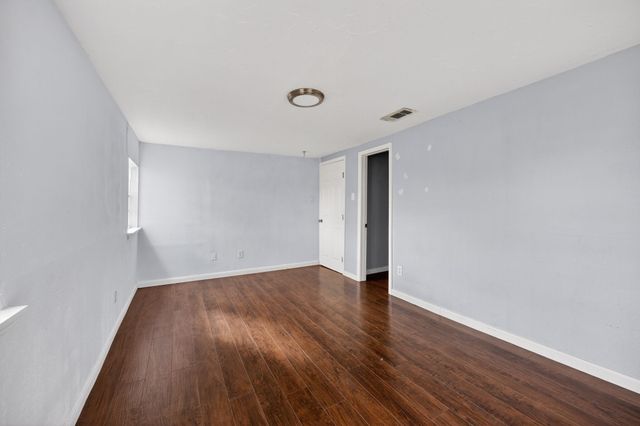 130 Center Street, Nevada, TX 75173