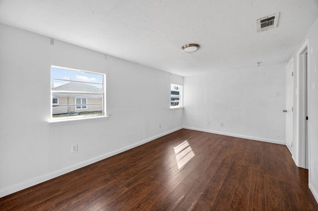 130 Center Street, Nevada, TX 75173