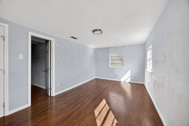 130 Center Street, Nevada, TX 75173