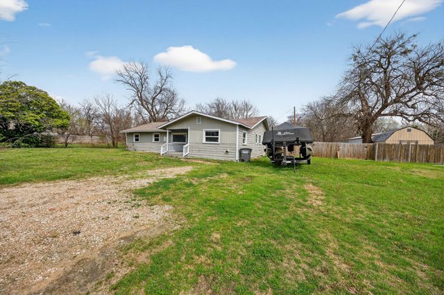 130 Center Street, Nevada, TX 75173