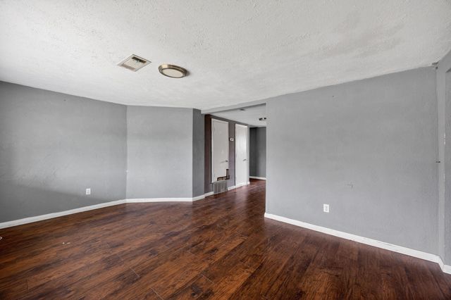 130 Center Street, Nevada, TX 75173