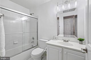 7725 HERITAGE WOODS WAY, Annandale, VA 22003
