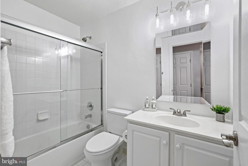 7725 HERITAGE WOODS WAY, Annandale, VA 22003