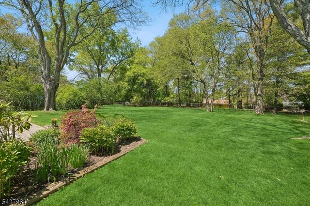 17 Tyndall Road, South Brunswick Twp., NJ 08824