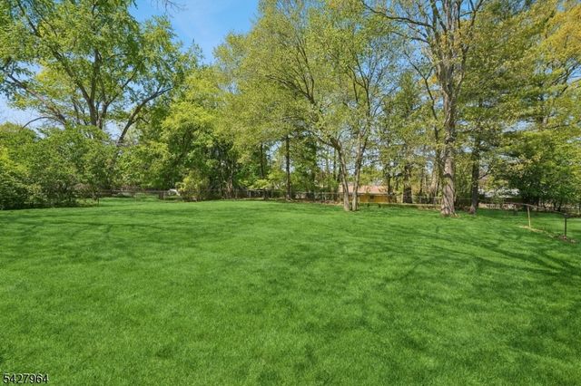 17 Tyndall Road, South Brunswick Twp., NJ 08824