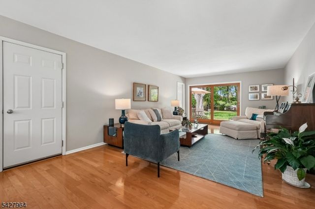 17 Tyndall Road, South Brunswick Twp., NJ 08824