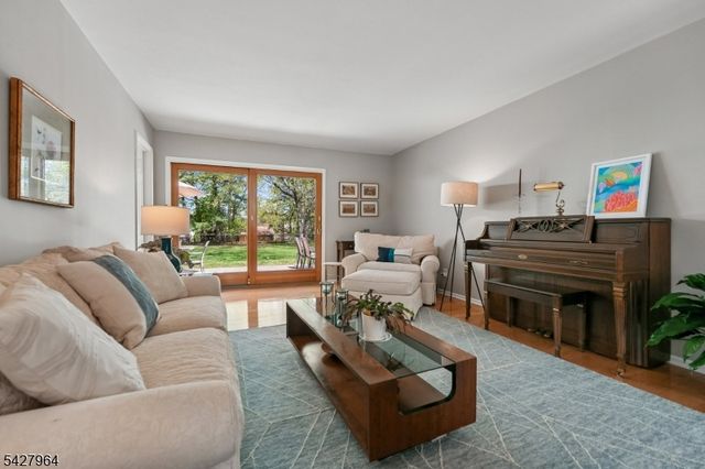 17 Tyndall Road, South Brunswick Twp., NJ 08824