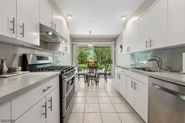 17 Tyndall Road, South Brunswick Twp., NJ 08824