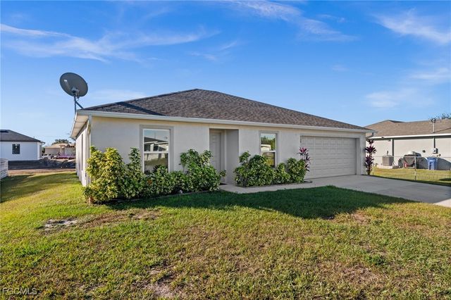 428 Piedmont ST, Lehigh Acres, FL 33974