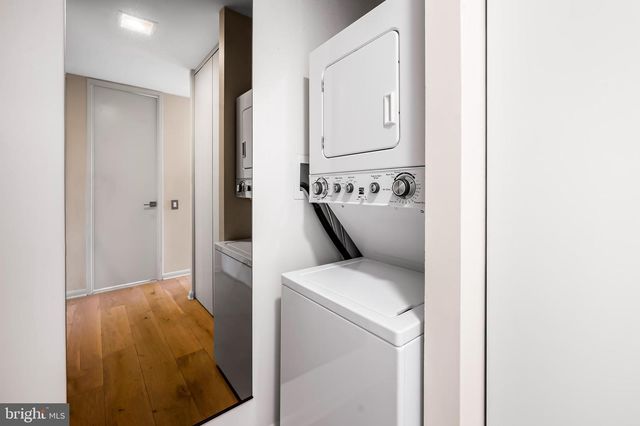 4000 N CHARLES ST #702, Baltimore, MD 21218