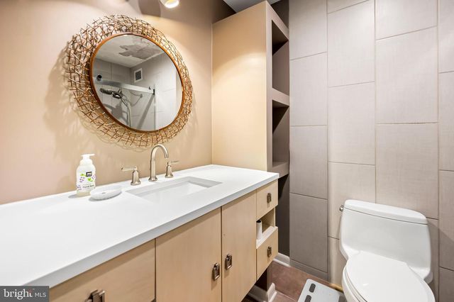 4000 N CHARLES ST #702, Baltimore, MD 21218