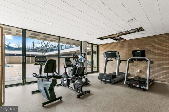 4000 N CHARLES ST #702, Baltimore, MD 21218