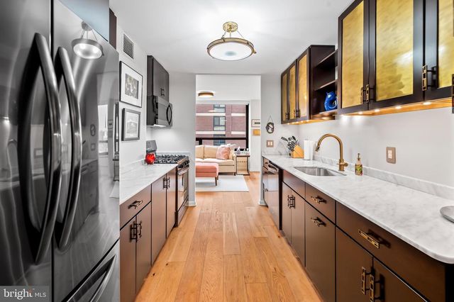 4000 N CHARLES ST #702, Baltimore, MD 21218