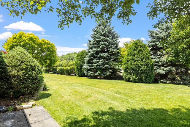 7 Cour Versaille, Palos Hills, IL 60465