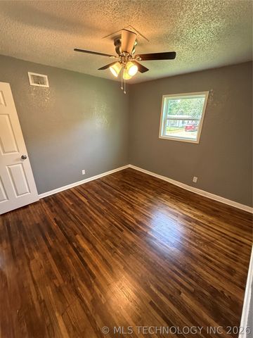 604 E 54th Street N, Tulsa, OK 74126