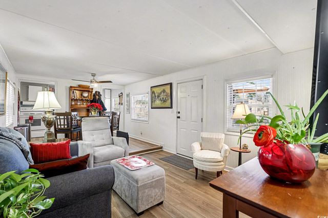 919 Baron Ln., North Myrtle Beach, SC 29582