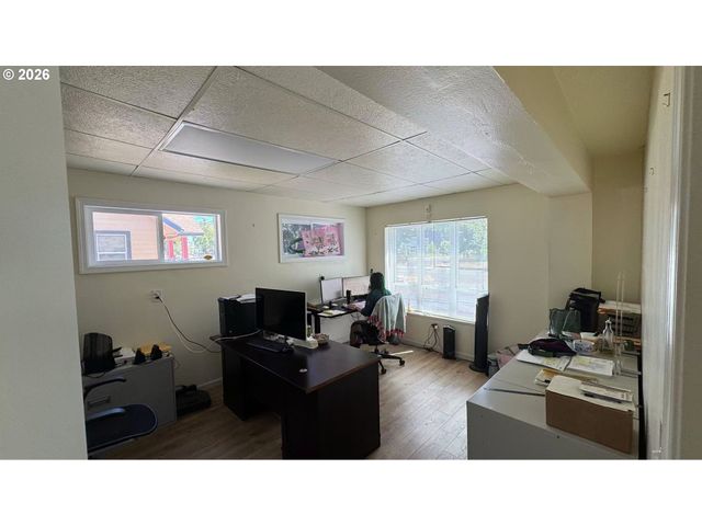 8729 Se POWELL Blvd, Portland, OR 97266