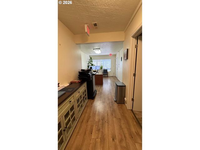 8729 Se POWELL Blvd, Portland, OR 97266