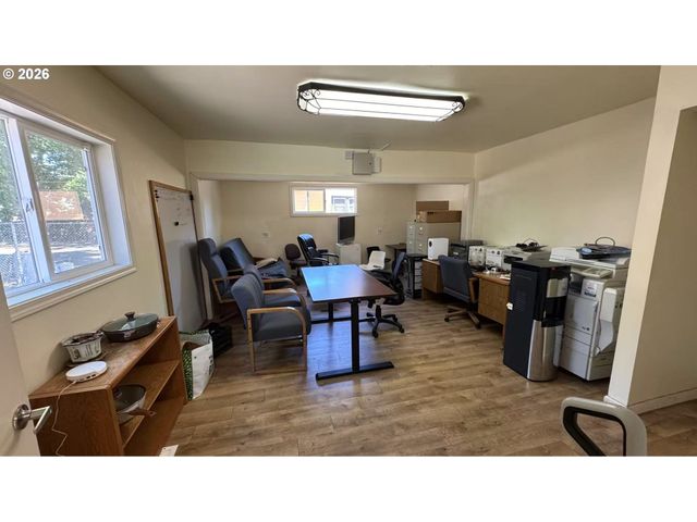 8729 Se POWELL Blvd, Portland, OR 97266