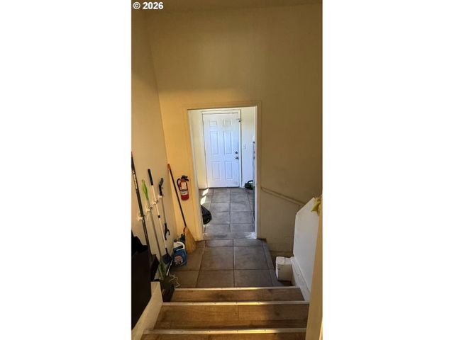 8729 Se POWELL Blvd, Portland, OR 97266
