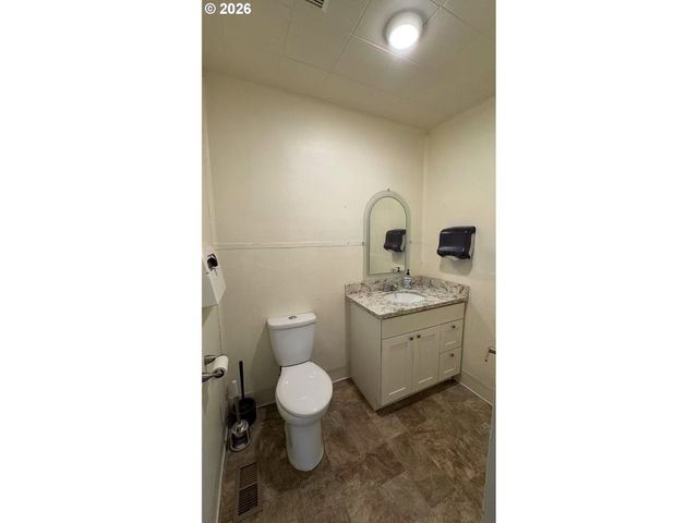 8729 Se POWELL Blvd, Portland, OR 97266