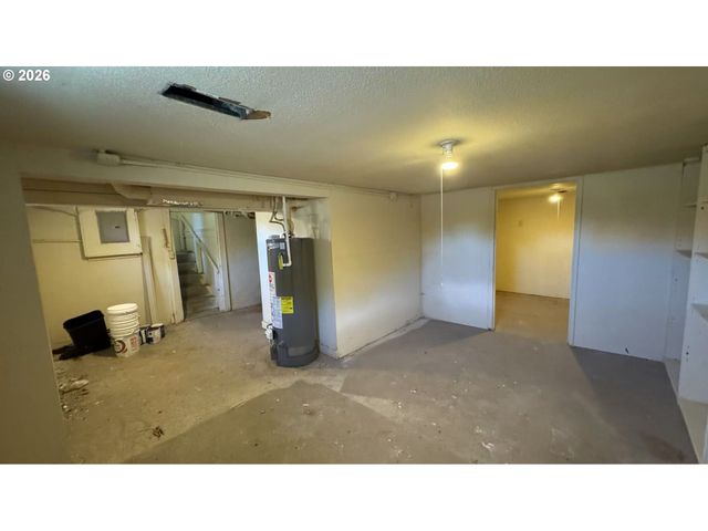 8729 Se POWELL Blvd, Portland, OR 97266