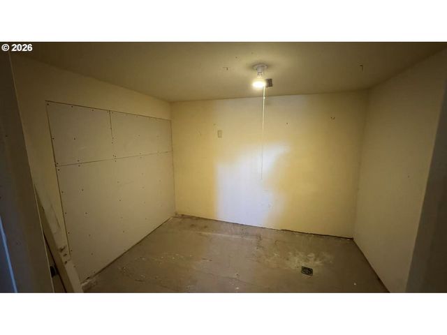 8729 Se POWELL Blvd, Portland, OR 97266