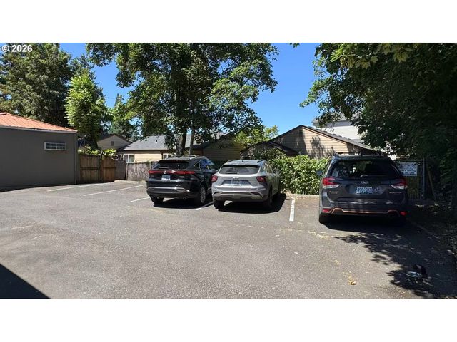 8729 Se POWELL Blvd, Portland, OR 97266