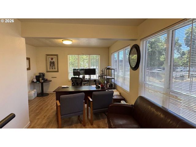 8729 Se POWELL Blvd, Portland, OR 97266