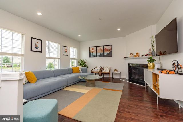 303 ELLISON DR, North Wales, PA 19454