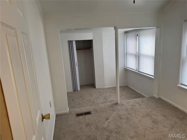 10416 Lackland Road, St Louis, MO 63114