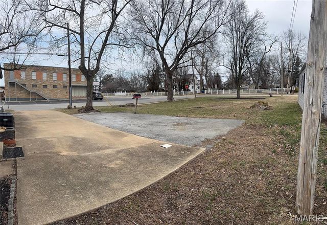 10416 Lackland Road, St Louis, MO 63114