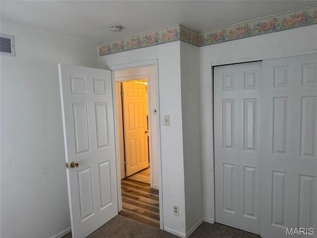 10416 Lackland Road, St Louis, MO 63114