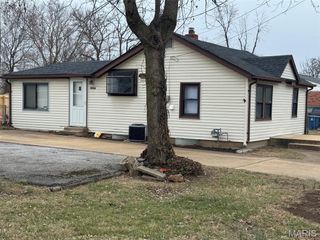 10416 Lackland Road, St Louis, MO 63114