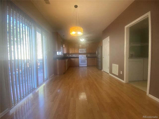 407 Ivory Circle, Aurora, CO 80011