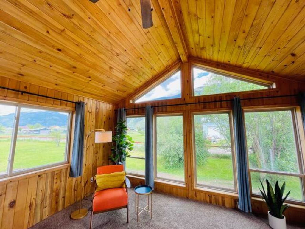 Image 10 of property listing at 680 Kelley Road, Columbia Falls, MT 59912