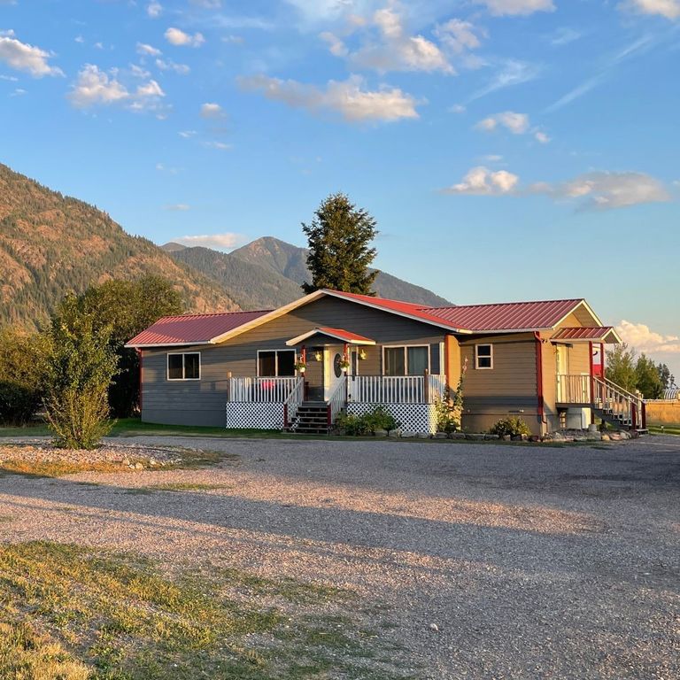 Image 2 of property listing at 680 Kelley Road, Columbia Falls, MT 59912